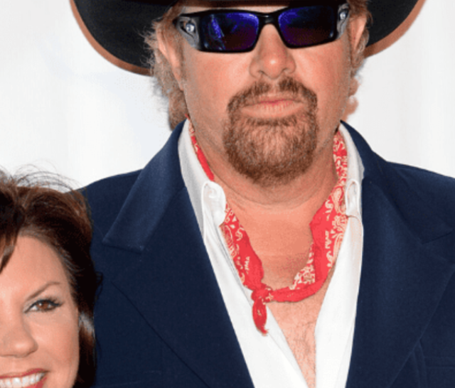 Toby-Keith-wife-resize