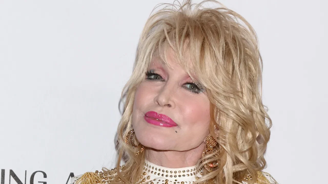 Dolly Parton at an event.