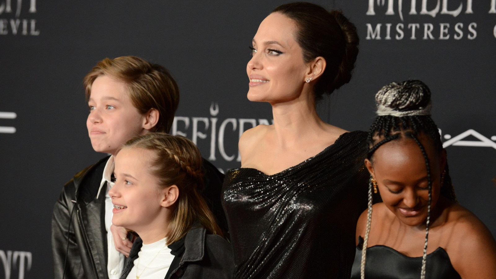 Angelina Jolie & children at the world premiere of "Maleficent: Mistress of Evil" at the El Capitan Theatre.